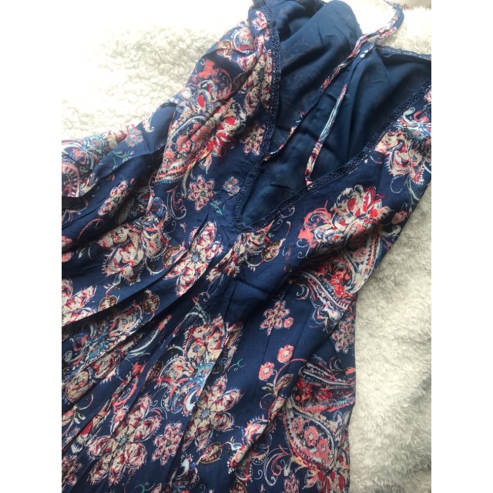 Long Backless Navy Floral Maxi Sundress - Picture 3 of 3